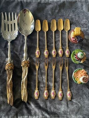 18k gold plated Baek San Porcelain Accent Hors d'Oeuvre Forks and Serving Set